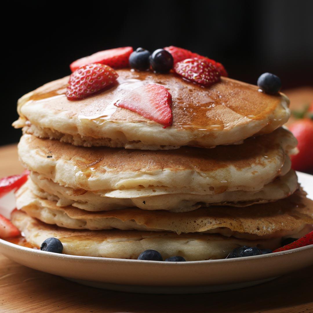 The Fluffiest Vegan Pancakes: Say Goodbye to Gummy & Thin